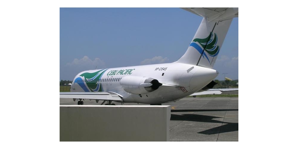 旧塗装のセブパシフィック航空の機体(DC9)です。(Cebu Pacific Air with former painting)