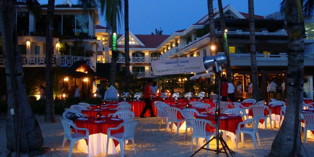 ボラカイマンダリンアイランドホテル　ビーチテラスレストラン (Boracay Mandarin Island Hotel)