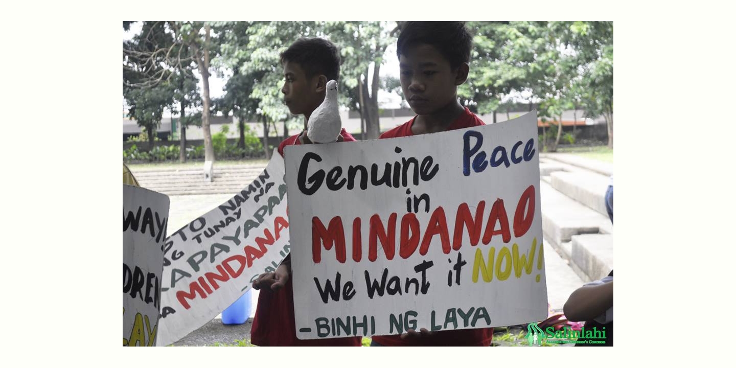 平和を願うミンダナオ島の少年達 (children in Zamboanga)