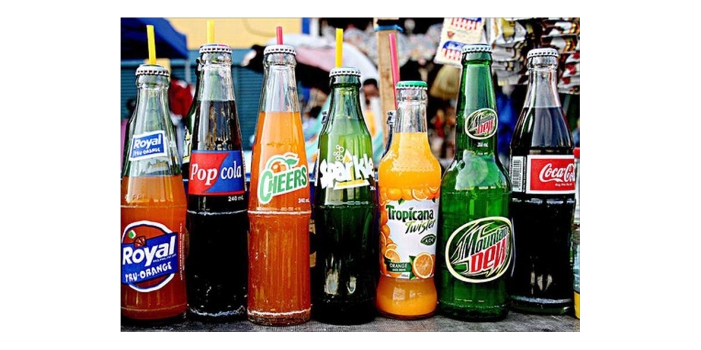 Filipino soft drink (フィリピンで人気のソフトドリンク。コカコーラ・マウンテンデューなどおなじみの銘柄からローカルブランドの飲み物まで・・・)